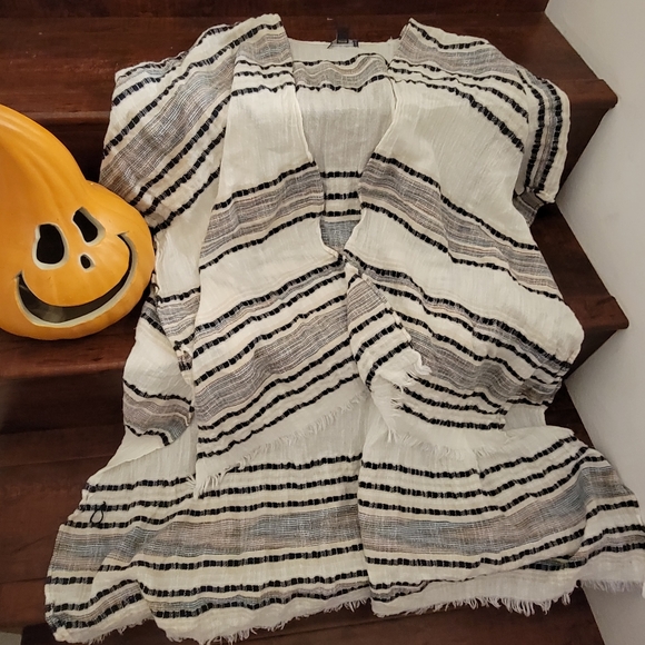 American Eagle Kimono - Size 00 - Picture 3 of 4